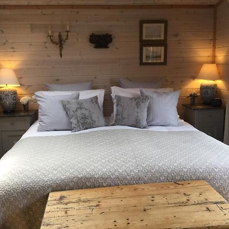 The Lodge - Luxury Lodge With Super King Size Bed, Kitchen & Shower Room Hurstpierpoint Exterior photo