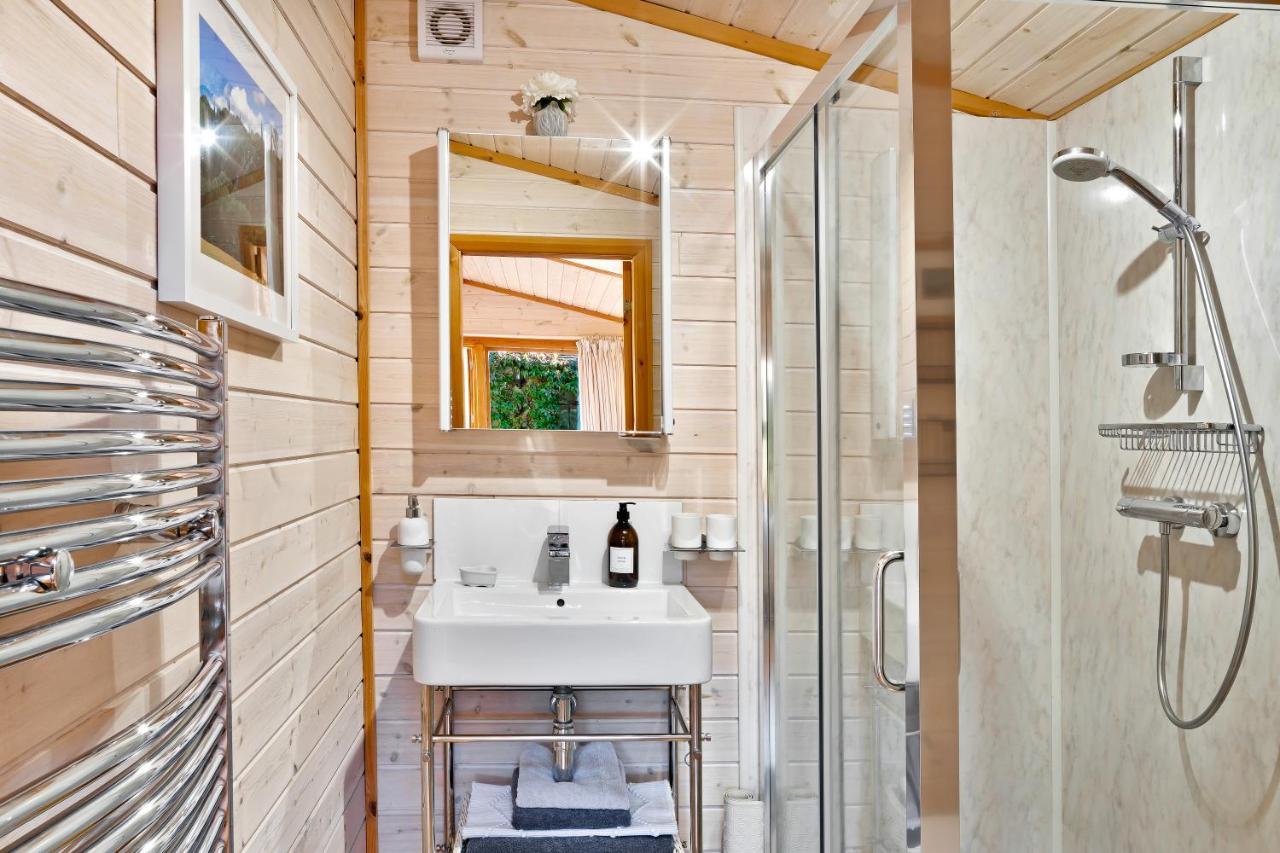 The Lodge - Luxury Lodge With Super King Size Bed, Kitchen & Shower Room Hurstpierpoint Exterior photo